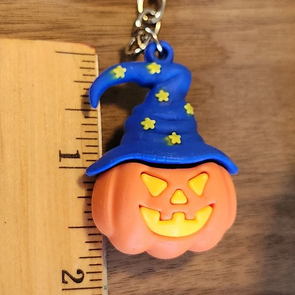 Halloween Jack O Lantern Pumpkin Wizard Hat Keychain Blue Orange Stars 1.75